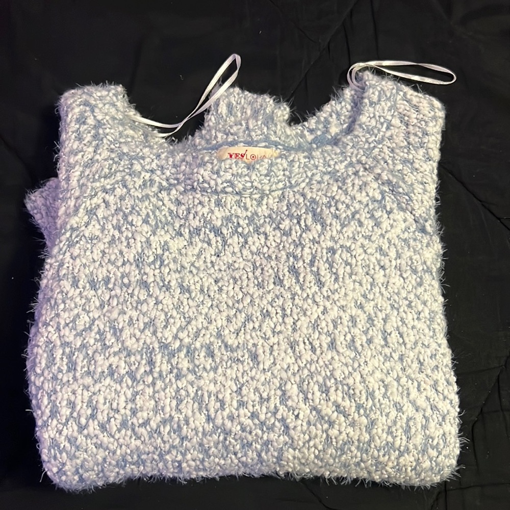 yes/lola, small, blue and white